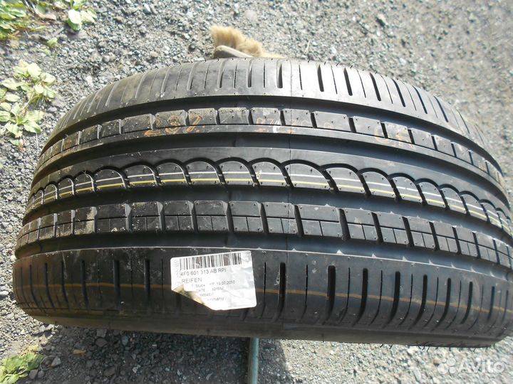 Pirelli P Zero Rosso 235/50 R19