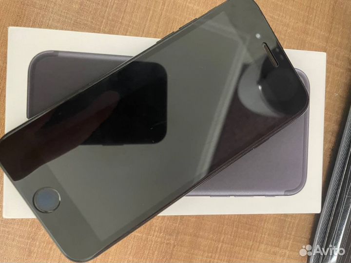iPhone 7 32gb black. акб 100