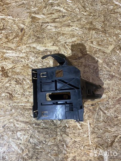 Кронштейн блока BCM Skoda Octavia A7 13-21