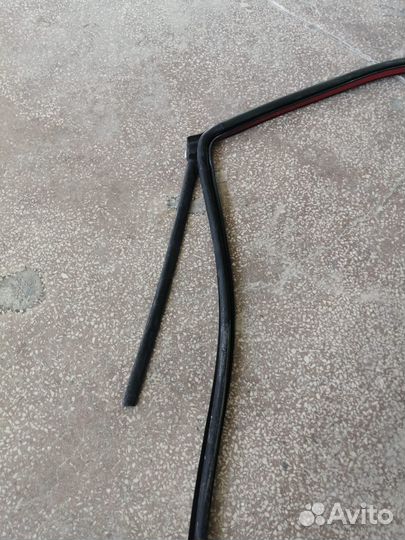 Уплотнитель двери задней LH Audi Q7 2005 4L0839911