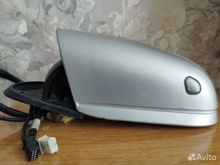 Боковое зеркало на mercedes S220 левое