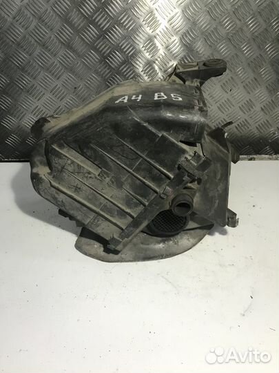 Корпус воздушного фильтра Audi A4B5