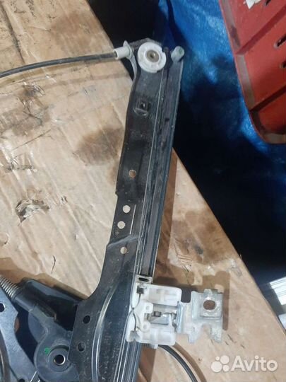 Стеклоподъемник передний левый infiniti qx56