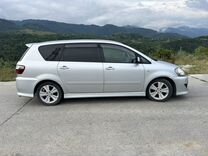 Toyota Ipsum 2.4 AT, 2004, 67 000 км, с пробегом, цена 580 000 руб.