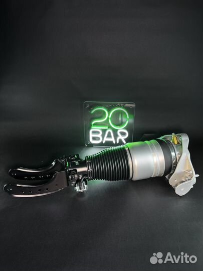 Передняя левая пневмостойка Audi Q7 4L