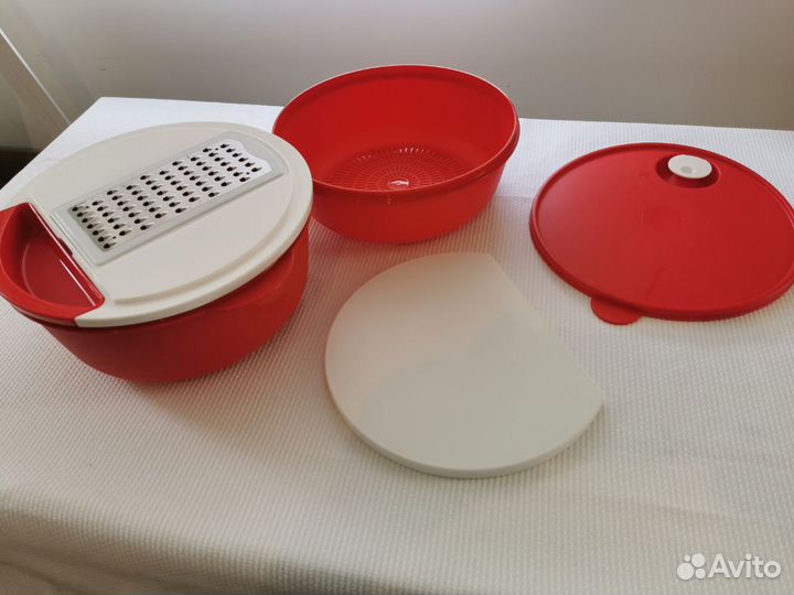 Замесочное блюдо Тапервер с теркой и дуршлагом