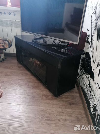 Тумба под телевизор с акустикой subwoofer