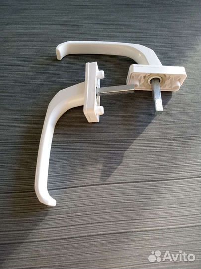 Ручка оконная металлическая