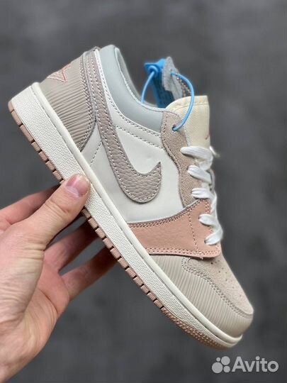 Кроссовки женские Nike Air Jordan 1 Low кожаные