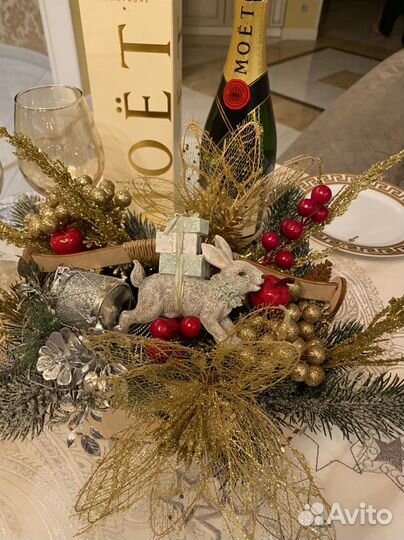 Новогодние елочные игрушки «Кролик с подарками»