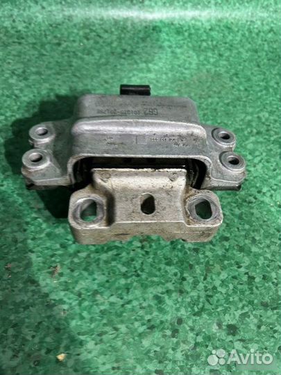 Подушка двигателя Volkswagen Passat Cc