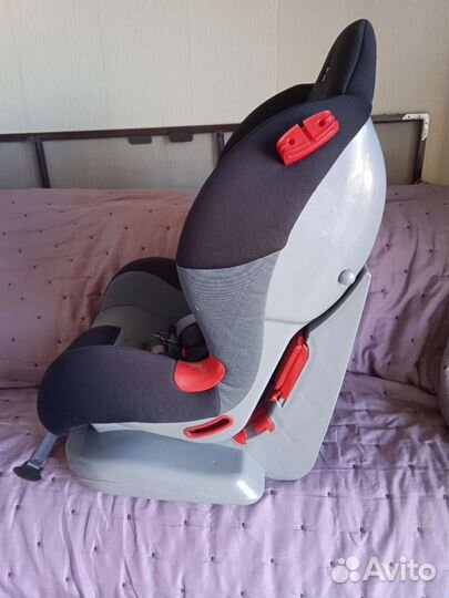 Продам автомобильное детское кресло 9-25 кг