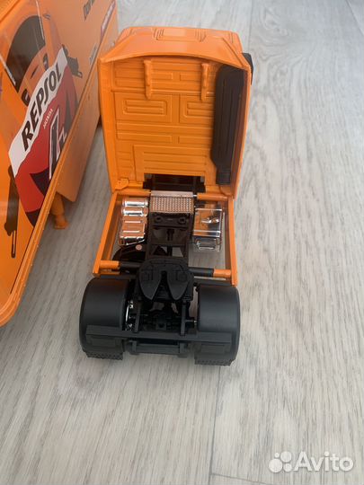 Модель Mercedes 1/32