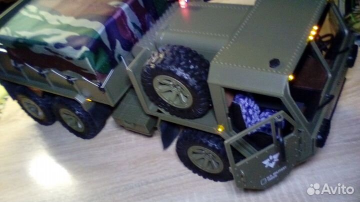 Радиоуупровляемая машина 6х6