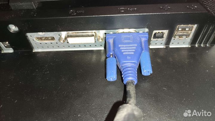 Монитор Dell 22