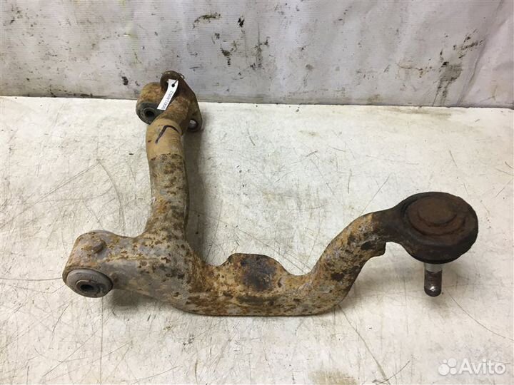 Рычаг передний верхний левый Volkswagen