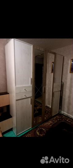 Шкаф