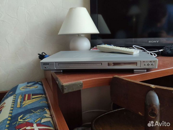 DVD плеер BBK DK1001S