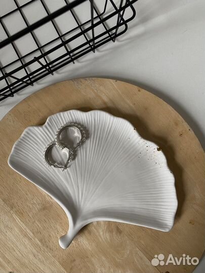 Гипсовая подставка «Лист гинго»