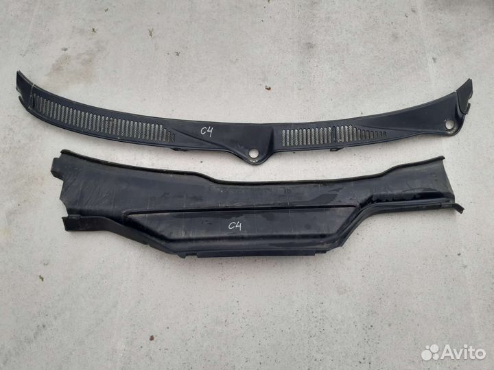 Уплотнитель капота ауди а6 с4