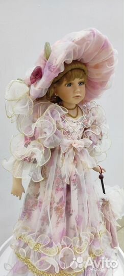 Кукла коллекционная, фарфоровая 69 см