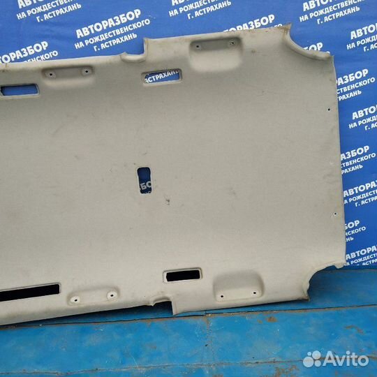 Обшивка потолка. Toyota Noah минивен 1AZ-FSE 2004