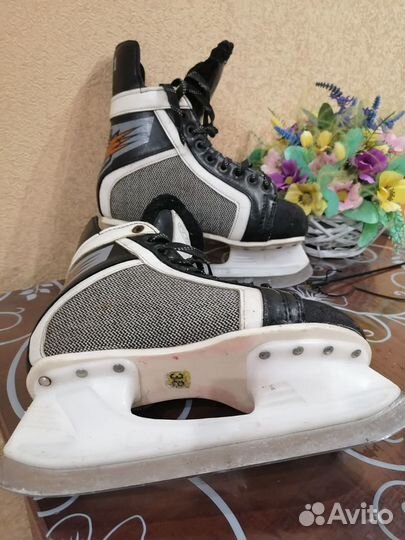 Продам хоккейные коньки Барс 221 размер 38