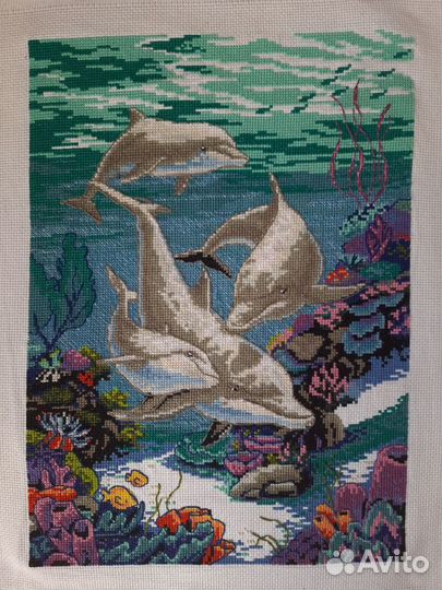 Готовая картина крестом Дельфины
