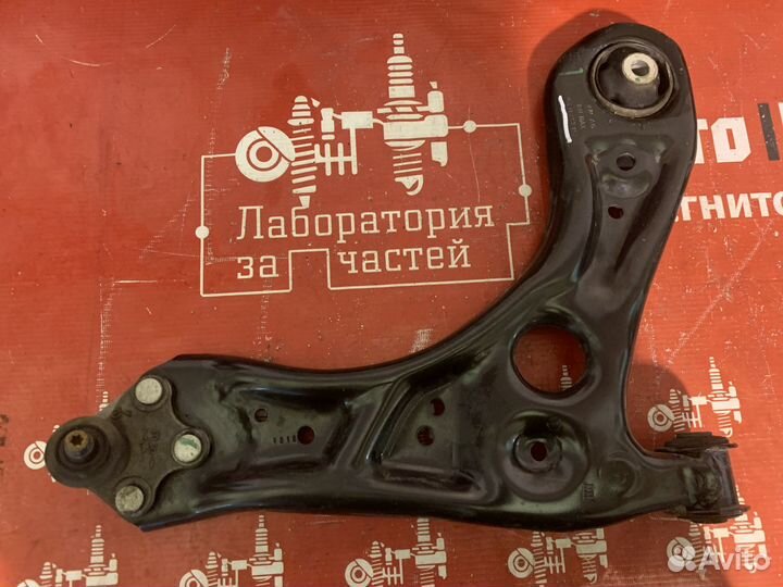 Volkswagen Polo Рычаг подвески, передний правый