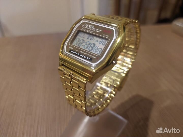 Часы Casio в разных цветах