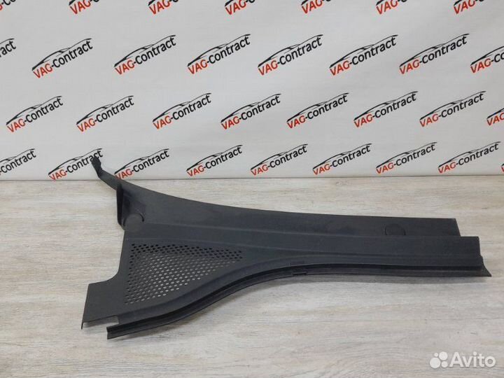 Решетка под лобовое стекло передняя правая