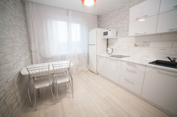 2-к. квартира, 68 м², 4/10 эт.