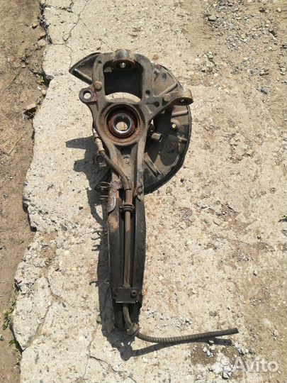 Кулак поворотный передний левый VW touareg 7L