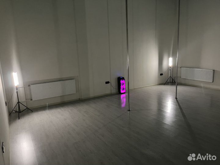 Аренда танцевального зала (с пилонами 4,3м)