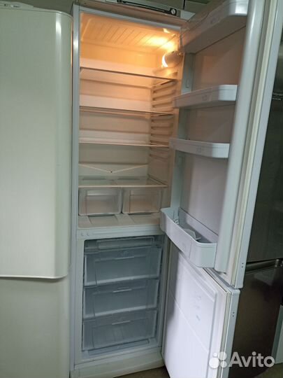 Холодильник бу indesit