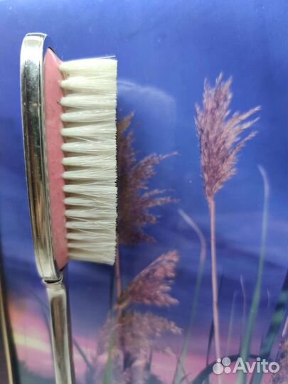 Винтажная щётка для одежды