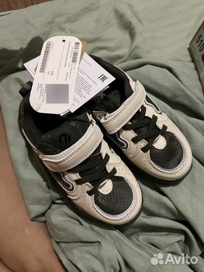 Кроссовки детские