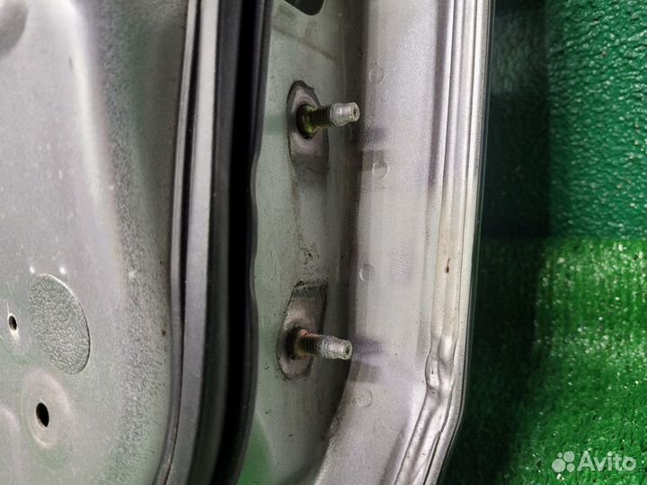 Дверь задняя левая Nissan Gloria