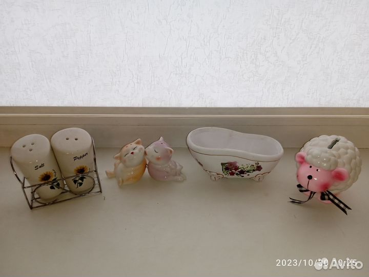 Солонка и перечница, ванночка для губки, копилка