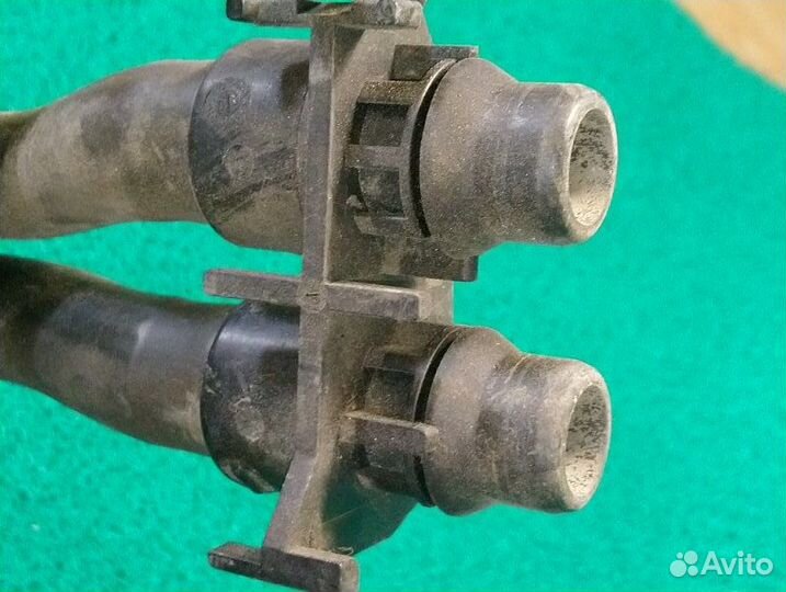 Патрубок системы охлаждения Land Rover Freelander