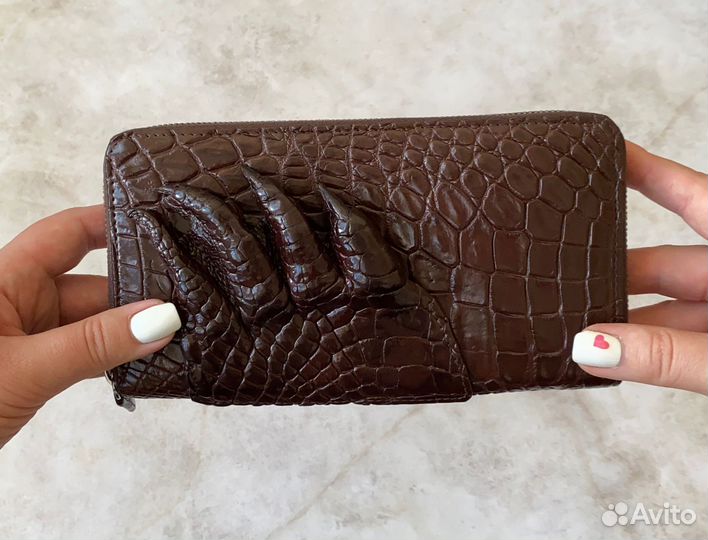Мужской клатч из кожи крокодила с настоящей лапой