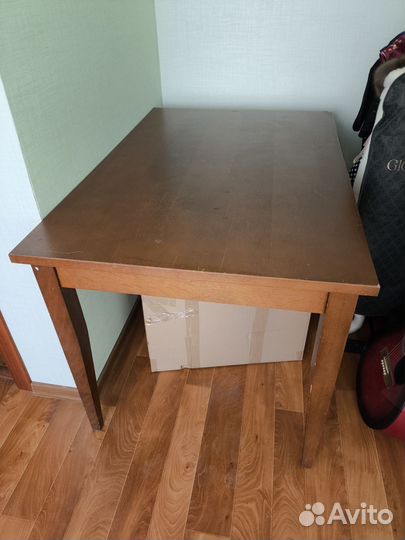 Стол обеденный