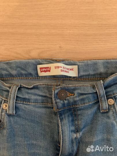 Джинсы levis