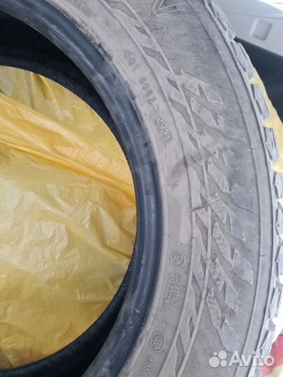 Nokian Tyres Hakkapeliitta 9 SUV 225/60 R17