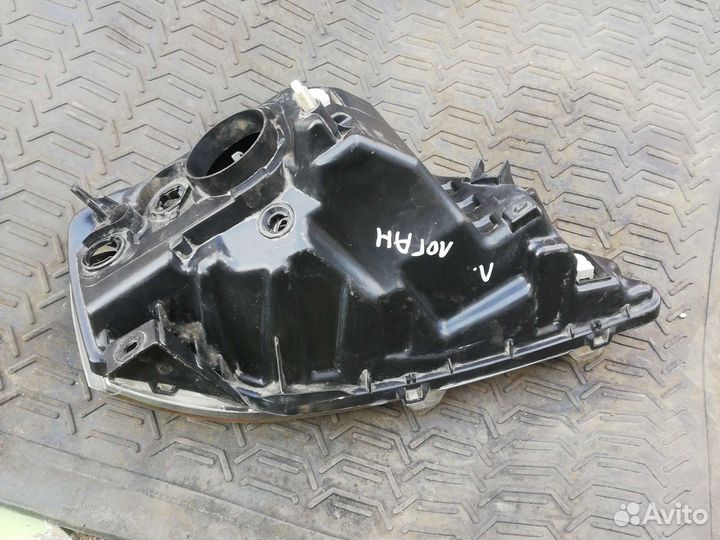 Фара Рено Логан