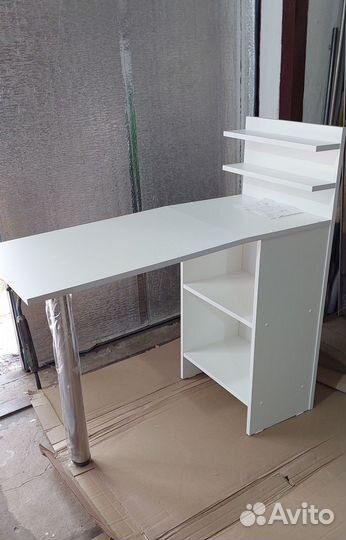 Маникюрный стол складной