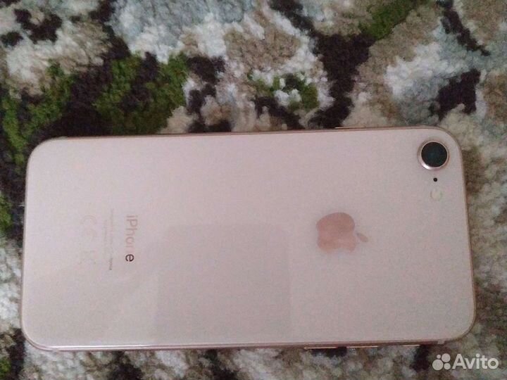 Телефон iPhone8
