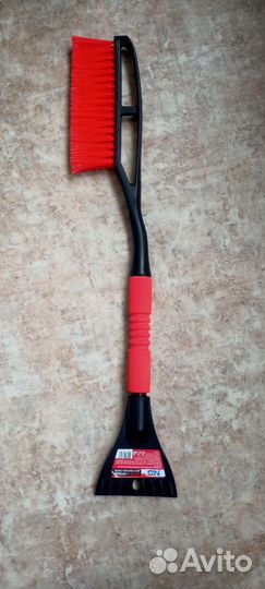 Щётка-скребок для уборки снега и наледи