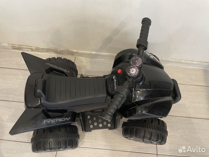 Детский квадроцикл на аккумуляторе