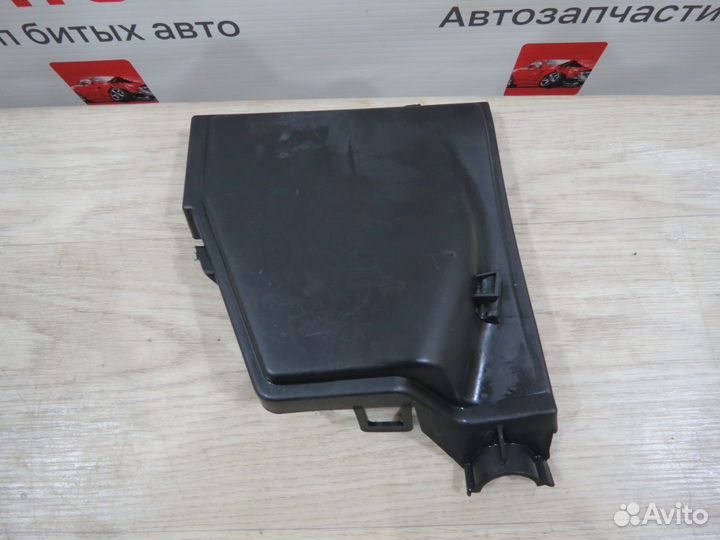 Крышка блока предохранителей Renault Duster